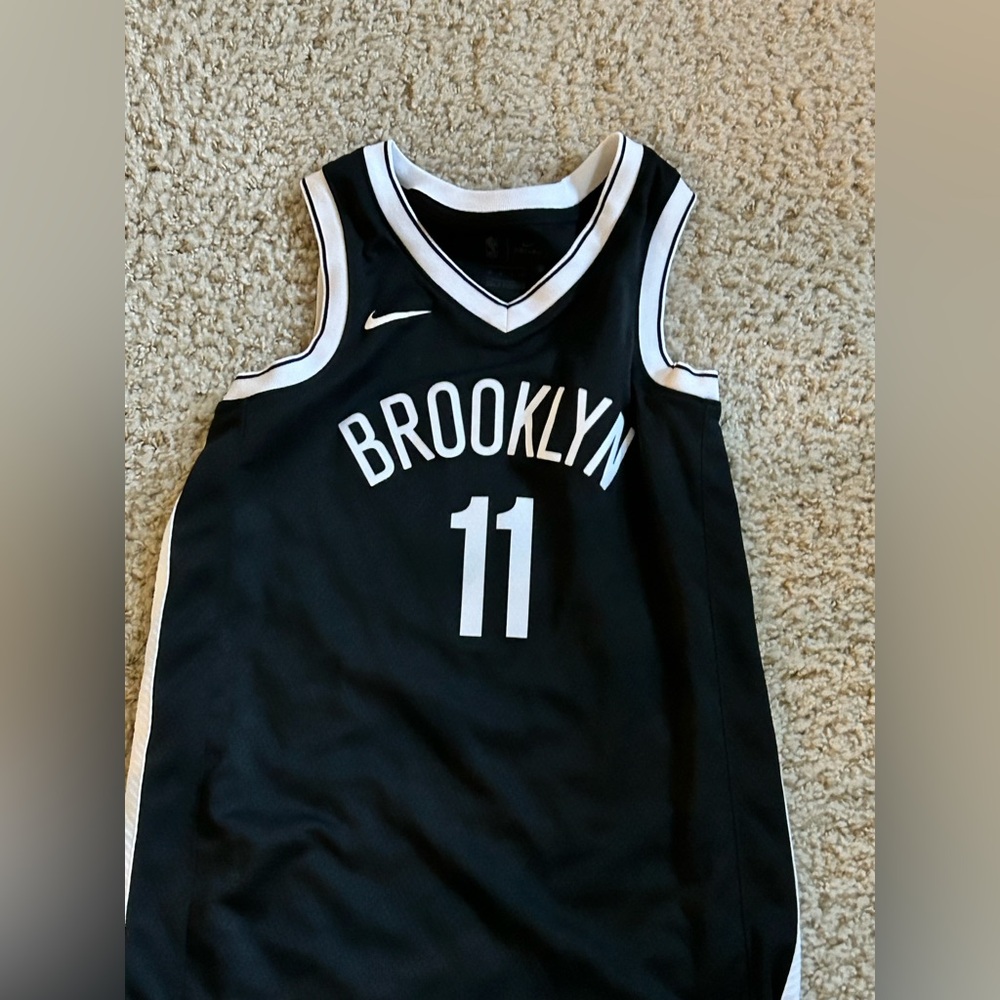 Kyrie Irving Brooklyn Nets Jersey
Size small 
Never worn
